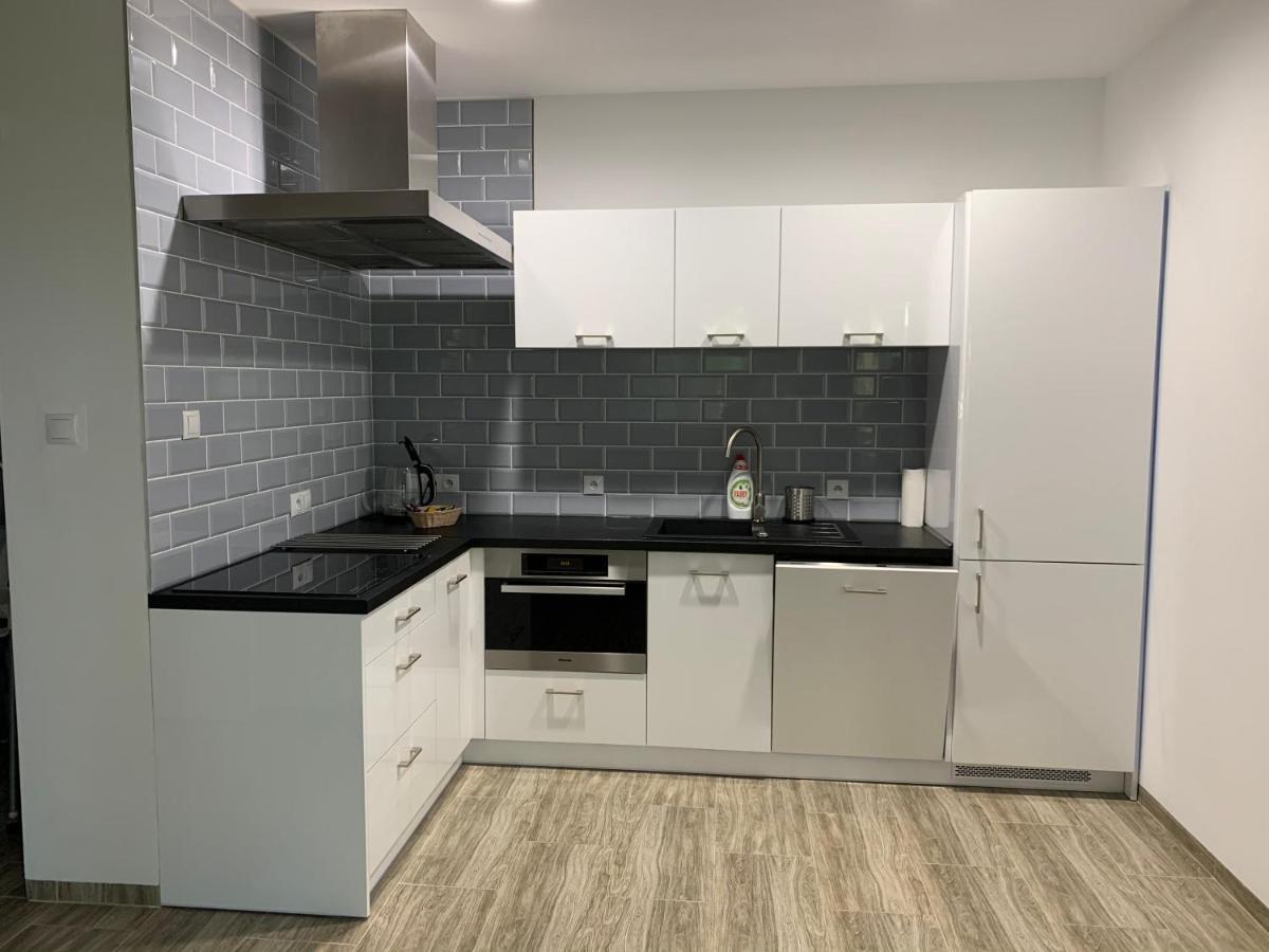 Yacht Club Apartamenty Radzyń Exteriör bild
