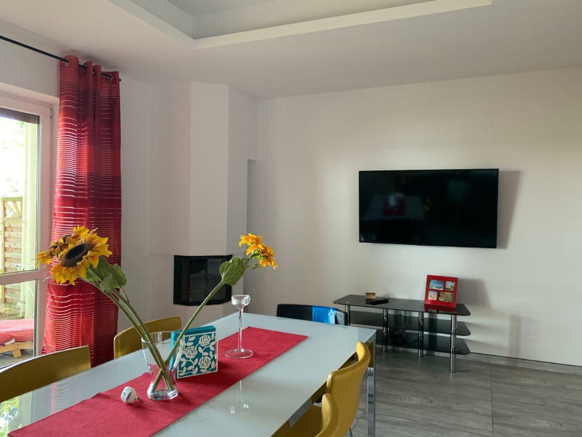 Yacht Club Apartamenty Radzyń Exteriör bild
