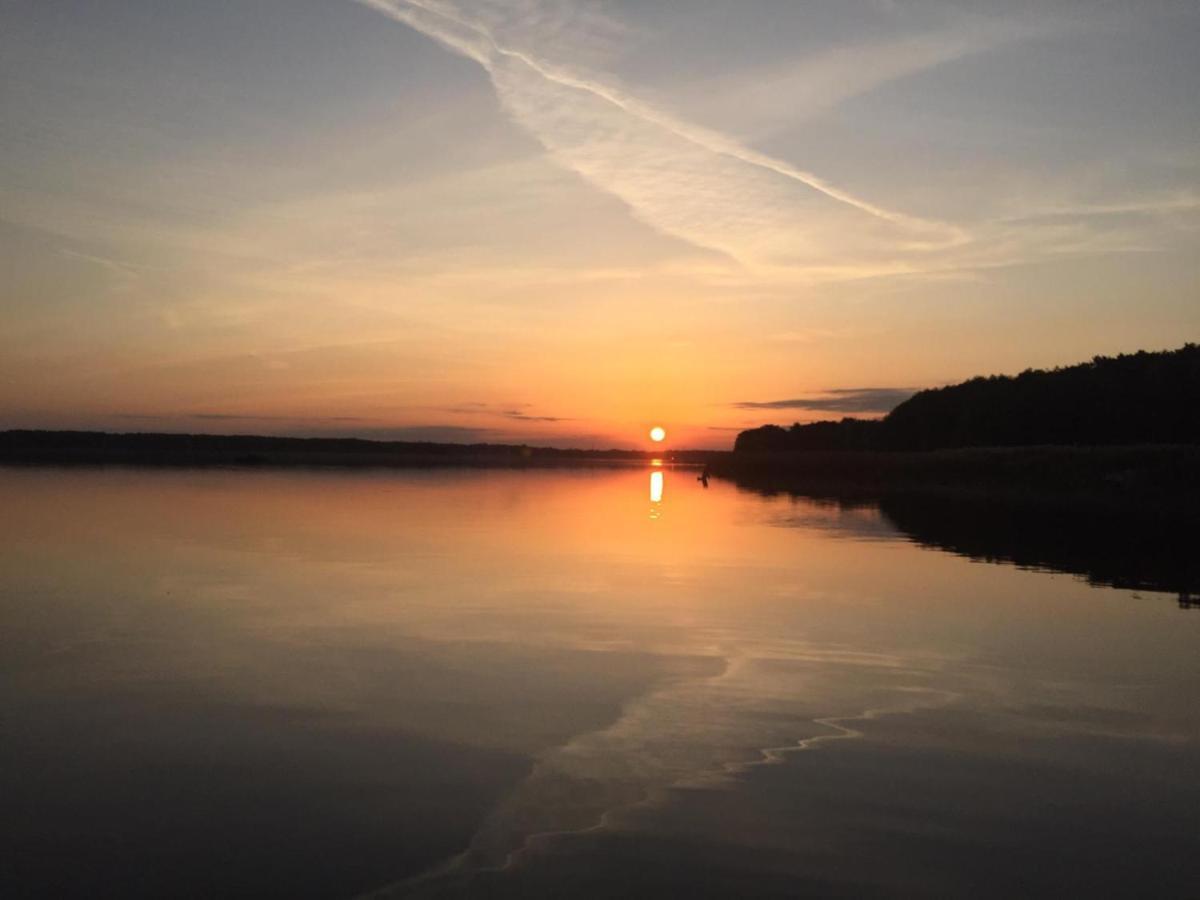 Yacht Club Apartamenty Radzyń Exteriör bild