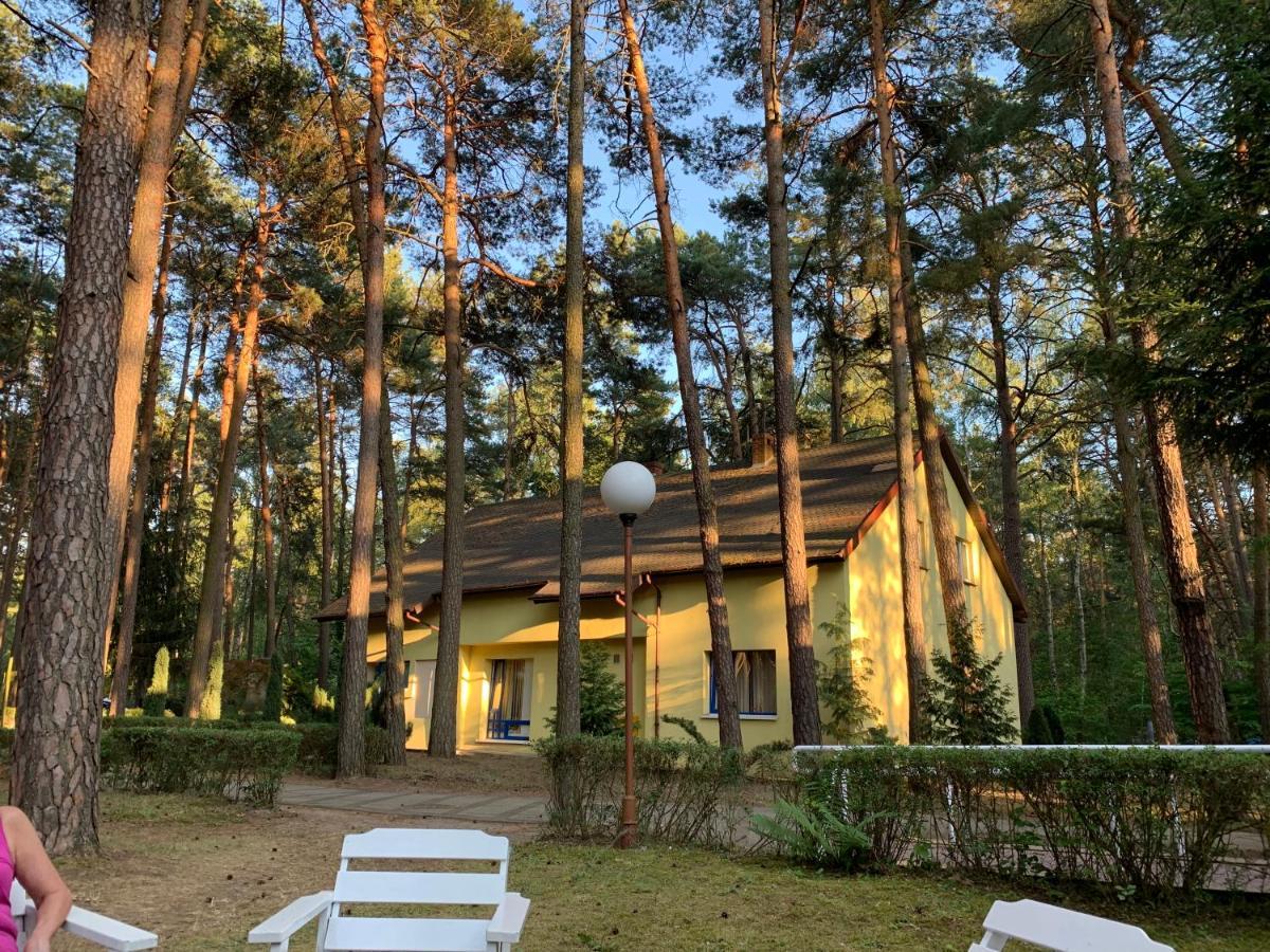 Yacht Club Apartamenty Radzyń Exteriör bild